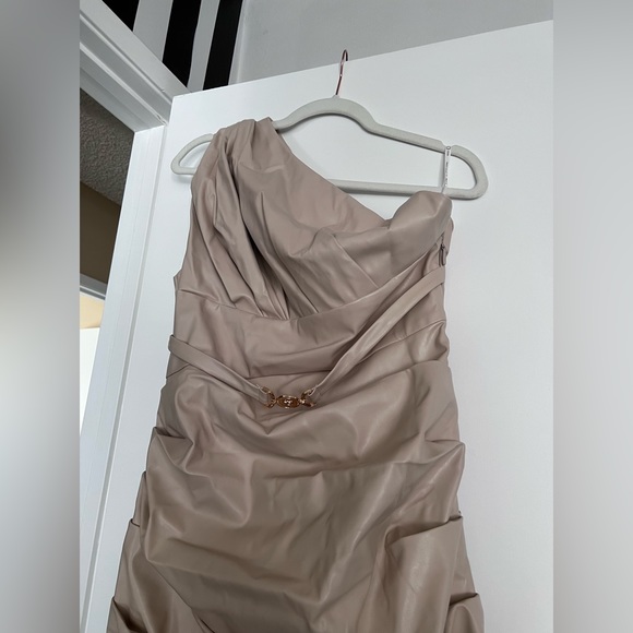 Miss Circle - Tan Vegan Leather One Shoulder Ruched Mini Dress - Brand New - Picture 4 of 9